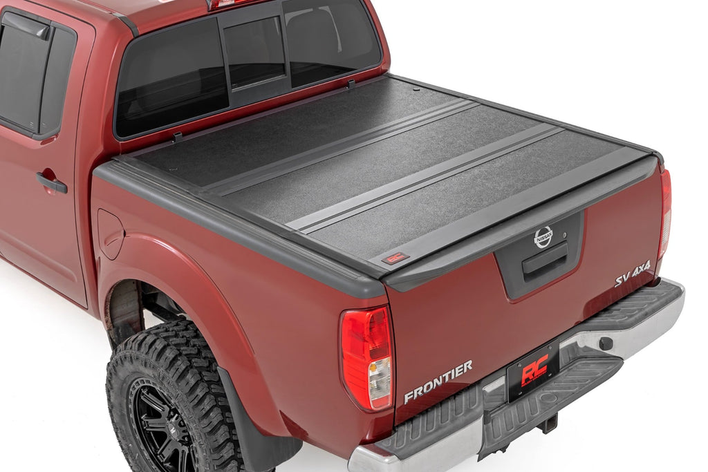 Hard Low Profile Bed Cover 5 Foot Bed Cargo Mgmt Nissan Frontier (05-21) Rough Country