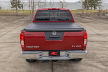 Cargar imagen en el visor de la galería, Hard Low Profile Bed Cover 5 Foot Bed Cargo Mgmt Nissan Frontier (05-21) Rough Country