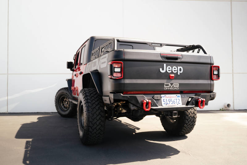 Grilletes con anilla en D DV8 Offroad Elite Series - Par (rojo)