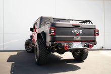 Cargar imagen en el visor de la galería, Grilletes con anilla en D DV8 Offroad Elite Series - Par (rojo)