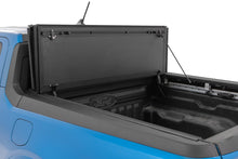 Cargar imagen en el visor de la galería, Hard Tri-Fold Flip Up Bed Cover 4 Foot 6 Inch Bed Ford Maverick 2WD/4WD (22-26) Rough Country