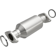 Cargar imagen en el visor de la galería, Magnaflow 95-99 Toyota Tacoma / 1997 Geo Prizm Direct-fit Catalytic Converter