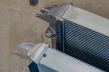 Cargar imagen en el visor de la galería, User 2