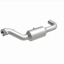 Cargar imagen en el visor de la galería, Magnaflow 18-21 Ford Expedition Left Underbody 3.5L Direct Fit Catalytic Converter