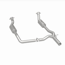 Cargar imagen en el visor de la galería, Magnaflow 09-13 Ford E-350 Super Duty V10 6.8 OEM Underbody Direct Fit Catalytic Converter