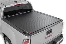 Load image into Gallery viewer, Hard Roll Up Bed Cover 5 Foot Bed Chevy/GMC Canyon/Colorado 2WD/4WD (15-22) Rough Country