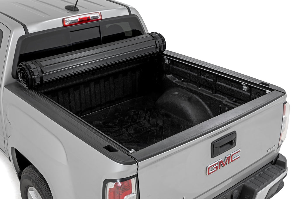 Hard Roll Up Bed Cover 5 Foot Bed Chevy/GMC Canyon/Colorado 2WD/4WD (15-22) Rough Country