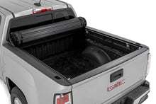 Load image into Gallery viewer, Hard Roll Up Bed Cover 5 Foot Bed Chevy/GMC Canyon/Colorado 2WD/4WD (15-22) Rough Country