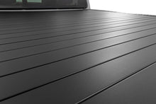 Load image into Gallery viewer, Hard Roll Up Bed Cover 5 Foot Bed Chevy/GMC Canyon/Colorado 2WD/4WD (15-22) Rough Country