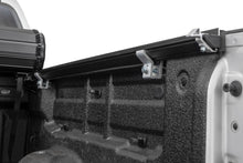 Load image into Gallery viewer, Hard Roll Up Bed Cover 5 Foot Bed Chevy/GMC Canyon/Colorado 2WD/4WD (15-22) Rough Country