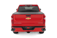 Cargar imagen en el visor de la galería, Hard Roll Up Bed Cover 5 Foot 10 Inch Bed Chevy/GMC Sierra 1500 (19-26)/Silverado 1500 (19-26) Rough Country
