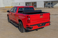 Cargar imagen en el visor de la galería, Hard Roll Up Bed Cover 5 Foot 10 Inch Bed Chevy/GMC Sierra 1500 (19-26)/Silverado 1500 (19-26) Rough Country