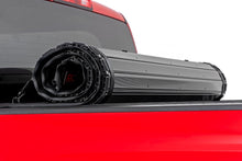 Load image into Gallery viewer, Hard Roll Up Bed Cover 5 Foot 9 Inch Bed Silverado/Sierra 1500 (14-18 &amp; Classic) Rough Country