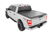 Cargar imagen en el visor de la galería, Hard Roll Up Bed Cover 5 Foot 7 Inch Bed Ford F-150 (15-26)/F-150 Lightning (22-26) Rough Country