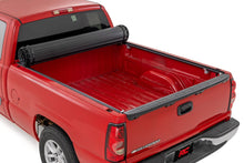 Cargar imagen en el visor de la galería, Hard Roll Up Bed Cover 6 Foot 7 Inch Bed Silverado/Sierra 1500 (00-06 &amp; Classic) Rough Country
