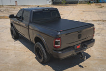 Cargar imagen en el visor de la galería, Hard Roll Up Bed Cover 6 Foot 4 Inch Bed Ram 1500 (09-18)/2500 (09-26) Rough Country