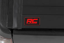 Cargar imagen en el visor de la galería, Hard Roll Up Bed Cover 5 Foot Bed Toyota Tacoma 2WD/4WD (2005-2015) Rough Country