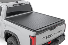 Cargar imagen en el visor de la galería, Hard Roll Up Bed Cover 5 Foot 7 Inch Bed Toyota Tundra 2WD/4WD (2022-2026) Rough Country