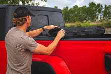 Load image into Gallery viewer, Hard Roll Up Bed Cover 5 Foot Bed Jeep Gladiator JT 4WD (2020-2025) Rough Country