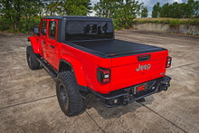 Load image into Gallery viewer, Hard Roll Up Bed Cover 5 Foot Bed Jeep Gladiator JT 4WD (2020-2025) Rough Country