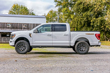 Cargar imagen en el visor de la galería, 2.5 Inch Lift Kit M1 Struts Ford F-150 Tremor 4WD (2021-2025) Rough Country