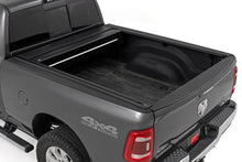 Cargar imagen en el visor de la galería, Powered Bed Cover 6 Foot 4 Inch Bed Ram 1500 (09-18) 2500 (10-26) 2WD/4WD Rough Country