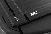 Cargar imagen en el visor de la galería, Powered Bed Cover 6 Foot 4 Inch Bed Ram 1500 (09-18) 2500 (10-26) 2WD/4WD Rough Country