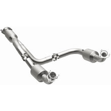 Cargar imagen en el visor de la galería, Magnaflow 12-20 Chevrolet Express 4500 Underbody 6.0L Direct Fit Catalytic Converter