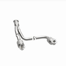 Cargar imagen en el visor de la galería, Magnaflow 12-20 Chevrolet Express 4500 Underbody 6.0L Direct Fit Catalytic Converter