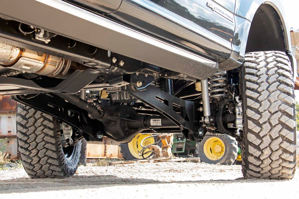 6 Inch Lift Kit OVLD M1 Shocks Ford F-250/F-350 Super Duty 4WD (17-22) Rough Country