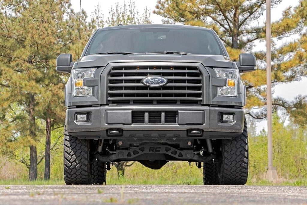 4 Inch Lift Kit M1 Struts/M1 Ford F-150 4WD (2015-2020) Rough Country