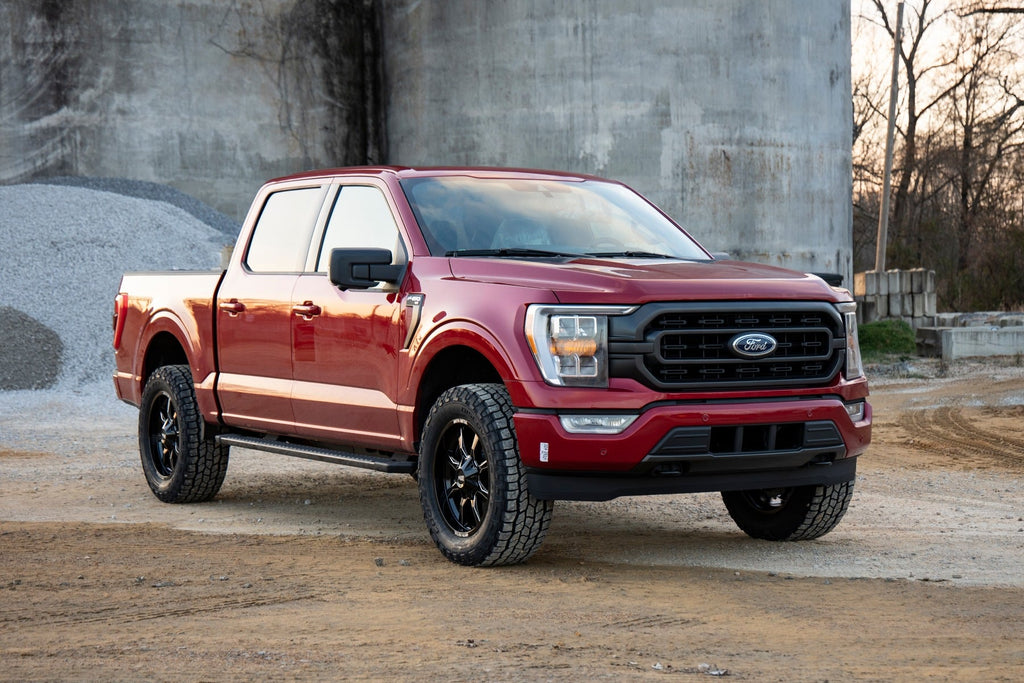 2 Inch Lift Kit M1 Struts/M1 Ford F-150 4WD (2021-2026) Rough Country