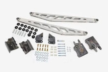 Cargar imagen en el visor de la galería, McGaughy's Traction Bar Kit 2017-2022 Ford F-350 4WD Raw Finish