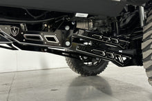 Cargar imagen en el visor de la galería, McGaughy's 8 Inch Premium S/S Black Lift Kit 2023-2026 Ford F250 4WD