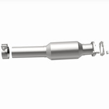 Cargar imagen en el visor de la galería, Magnaflow 09-11 Buick Lucerne Rear Underbody 3.9L Direct Fit Catalytic Converter
