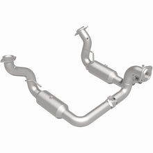 Cargar imagen en el visor de la galería, Magnaflow 20-22 Ford F-250 SD Single Underbody Direct Fit Cat Converter