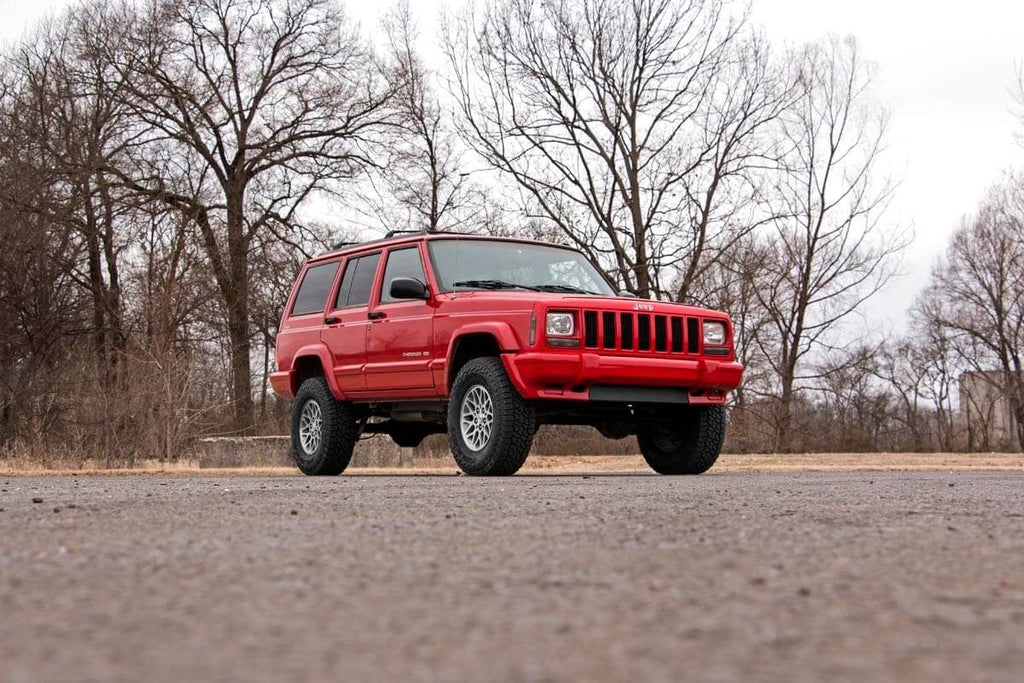 3 Inch Lift Kit Series II RR Springs M1 Jeep Cherokee XJ (84-01) Rough Country