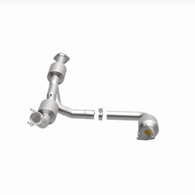 Cargar imagen en el visor de la galería, Magnaflow 18-20 Chevrolet Express 2500 Single Underbody 4.3L Direct Fit Catalytic Converter
