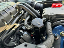 Cargar imagen en el visor de la galería, J&amp;L 2024 Ford Mustang GT w/ Whipple Supercharger Oil Separator 3.0 PCV Side - Black Anodized