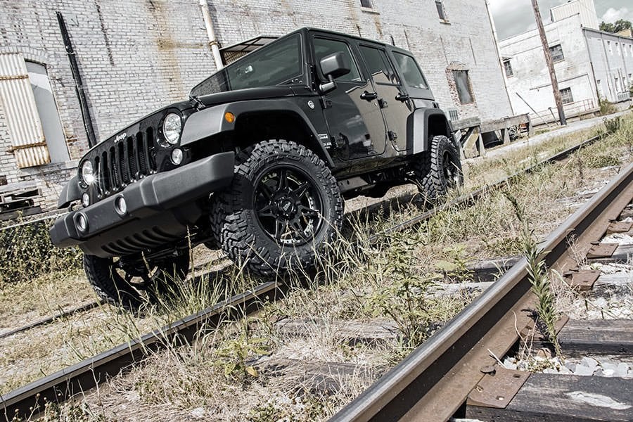 2.5 Inch Lift Kit Coils M1R Jeep Wrangler Unlimited 2WD/4WD (2007-2018) Rough Country