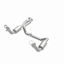 Cargar imagen en el visor de la galería, Magnaflow 04-06 Chevrolet Silverado 1500 5.3L Direct Fit Catalytic Converter
