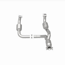 Cargar imagen en el visor de la galería, Magnaflow 12-20 Chevrolet Express 4500 Underbody 6.0L Direct Fit Catalytic Converter