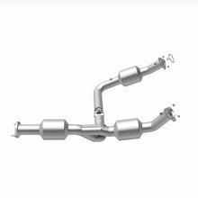 Cargar imagen en el visor de la galería, Magnaflow 18-20 Chevrolet Express 2500 Single Underbody 4.3L Direct Fit Catalytic Converter