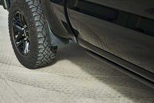 Load image into Gallery viewer, Body Armor 4x4 15-24 Ford F-150 Crew Cab (Excl. Raptor) E-Power Board Steps - Black