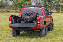 Cargar imagen en el visor de la galería, Bed Mount Spare Tire Carrier Toyota Tacoma 2WD/4WD (16-23) Rough Country