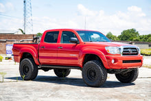 Cargar imagen en el visor de la galería, 3.5 Inch Lift Kit Red UCA M1 Struts Toyota Tacoma 2WD/4WD (2005-2023) Rough Country