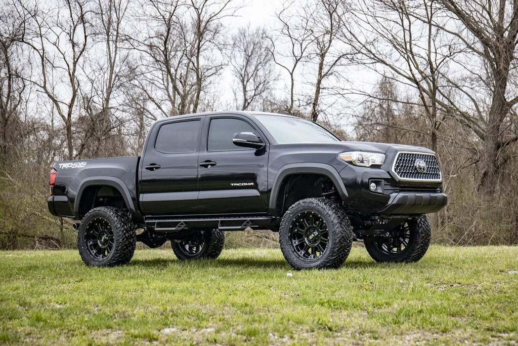 6 Inch Lift Kit M1 Struts/M1 Toyota Tacoma 2WD/4WD (2016-2023) Rough Country