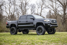 Cargar imagen en el visor de la galería, 6 Inch Lift Kit M1 Struts/M1 Toyota Tacoma 2WD/4WD (2016-2023) Rough Country