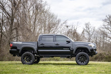 Cargar imagen en el visor de la galería, 6 Inch Lift Kit M1 Struts/M1 Toyota Tacoma 2WD/4WD (2016-2023) Rough Country