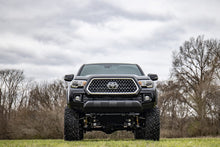 Cargar imagen en el visor de la galería, 6 Inch Lift Kit M1 Struts/M1 Toyota Tacoma 2WD/4WD (2016-2023) Rough Country